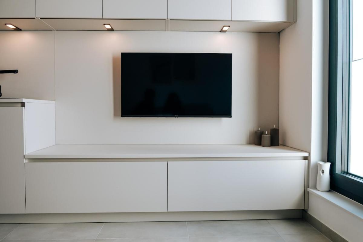 New Modern Near And Gare Lux Apartment